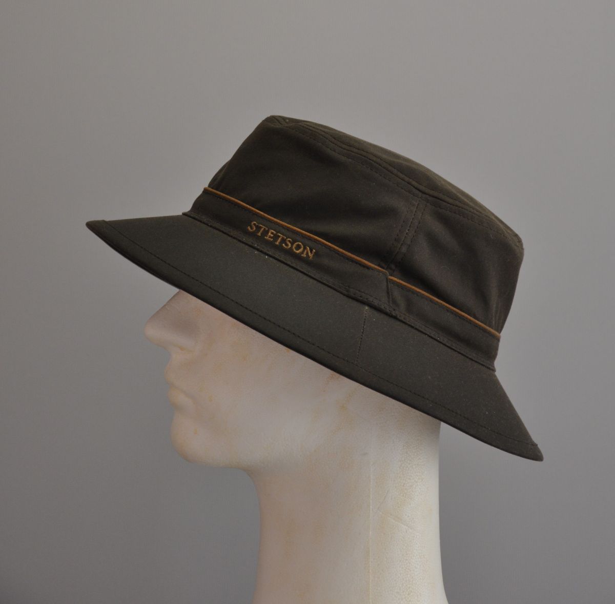 bucket in wax Stetson